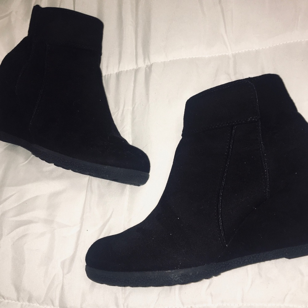 black wedge heel boots